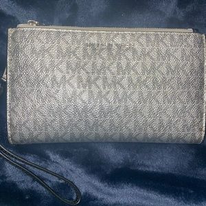 Michael Kors wristlet/wallet
